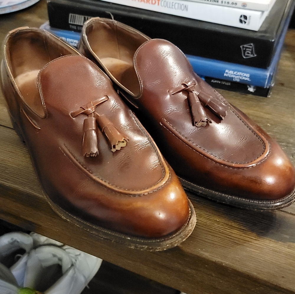 Size 9.5 eee Allen Edmond Tassel Loafers